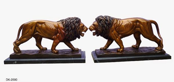 Growling Fighting Bronze Lion Statues