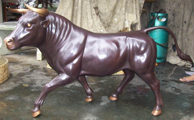 Bronze Medium-Sized Bull Statue - DD A-259